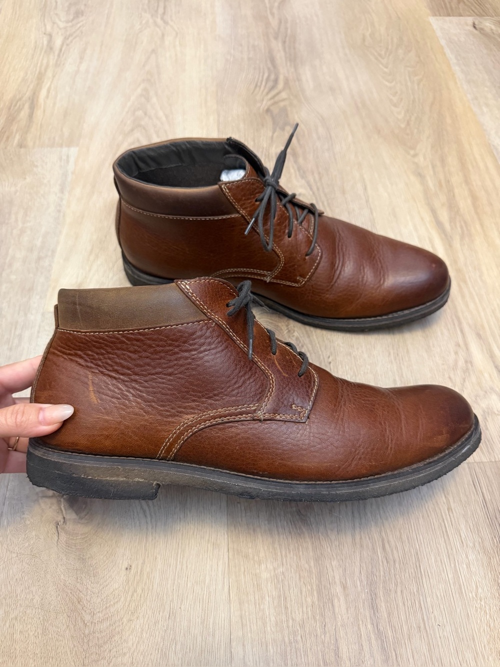Johnston & Murphy Men's Brown Leather Lace-Up Chukka Boots
